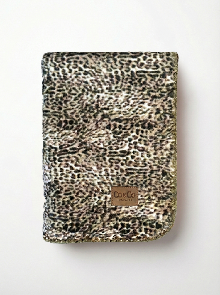 Wildcat – Leopar Desenli Yumuşak Polar TV Battaniyesi (135×175 cm)