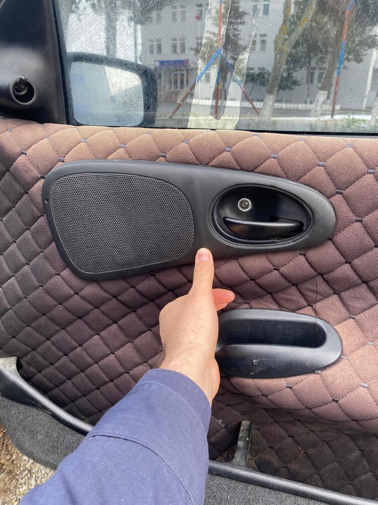 Ford Escort Sağ/Sol Ön Kapı Kolu Hoparlör Çerçevesi