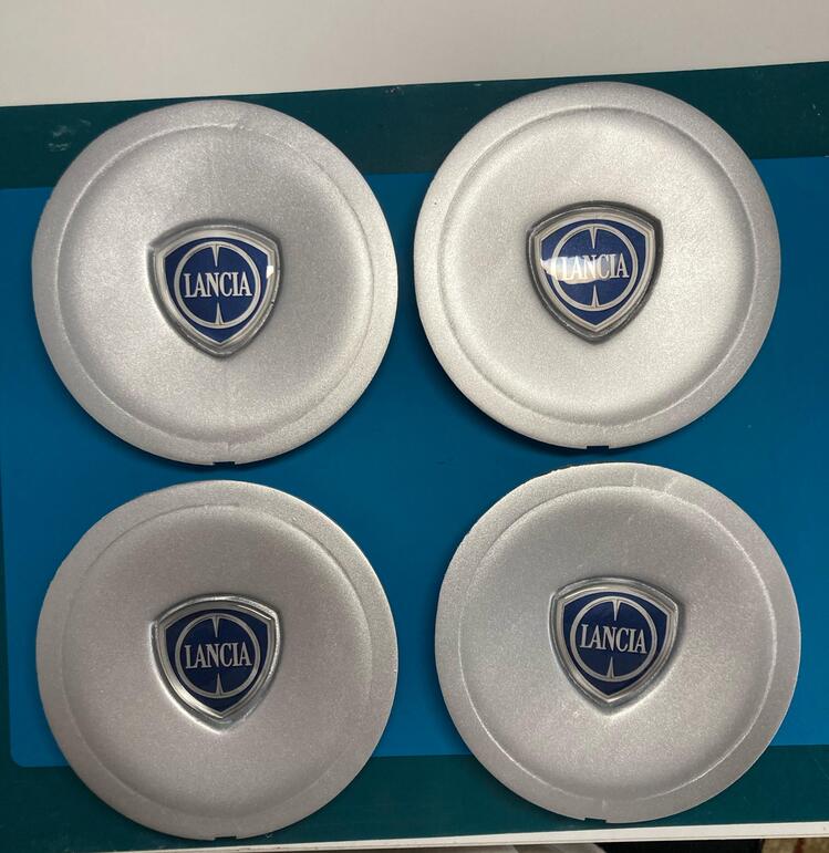 Lancia Delta 16'' jant göbeği kapağı adet