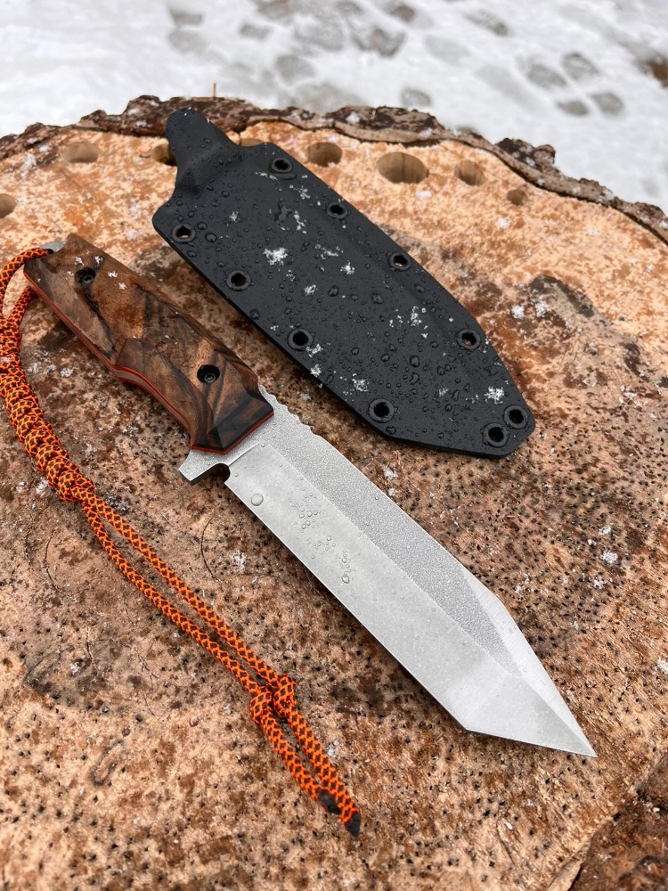Uygur Model , N690 Çelik Ceviz Kabza Komando Bıçağı