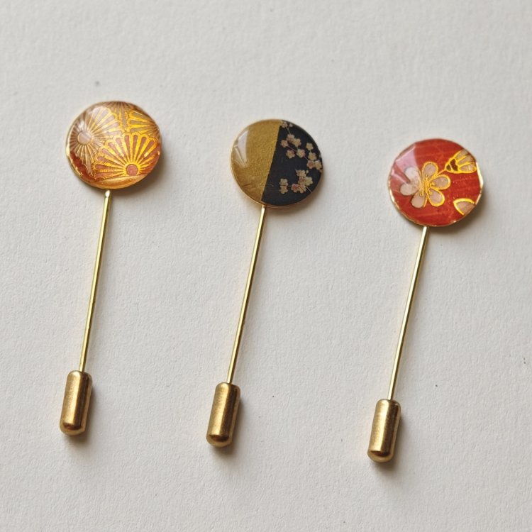 Reiwa Kiku Pin Rozet