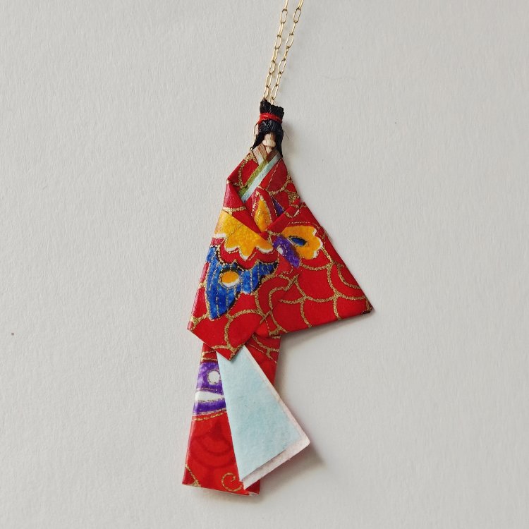 Kurenai Origami Kolye