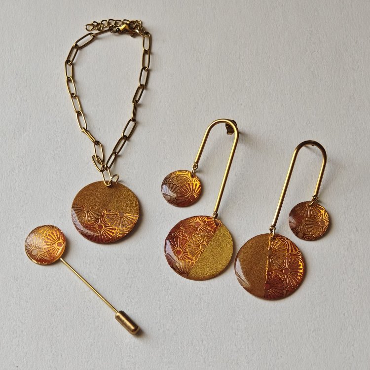 Reiwa Kiku Pin Rozet