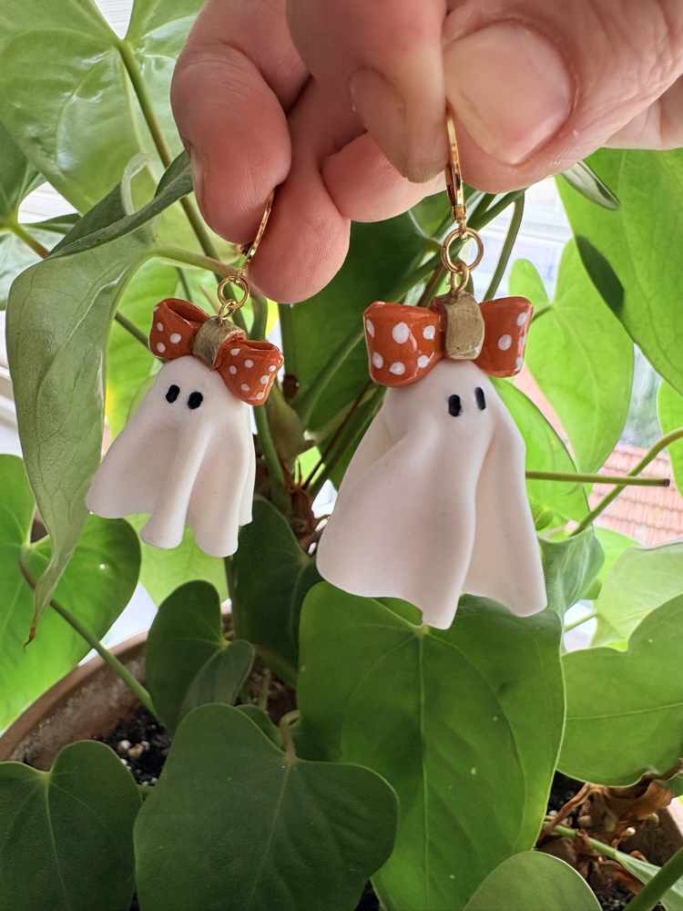 3d spooky beyaz puantiye