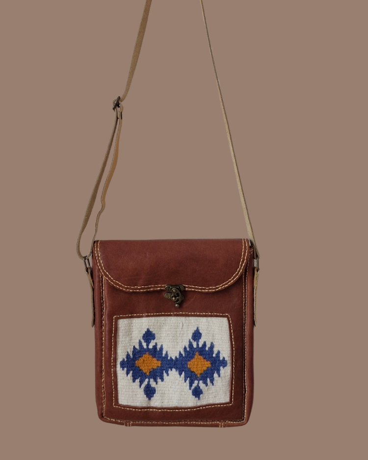Deri Dokuma Detaylı Crossbag