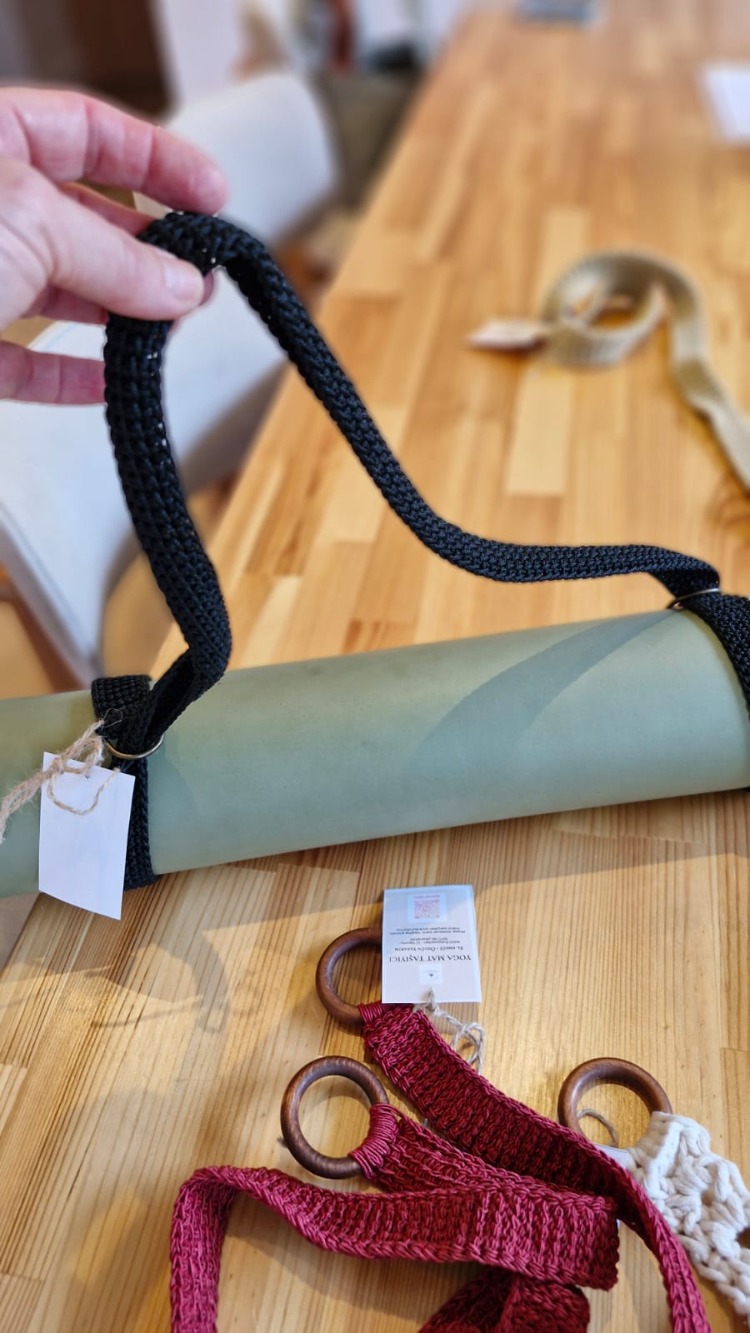 yoga mat taşıyıcı siyah