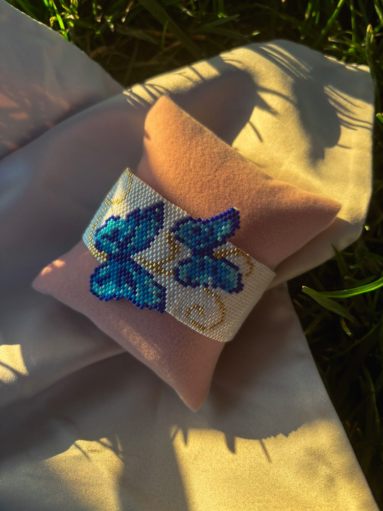 Kelebek motifli handmade bileklik