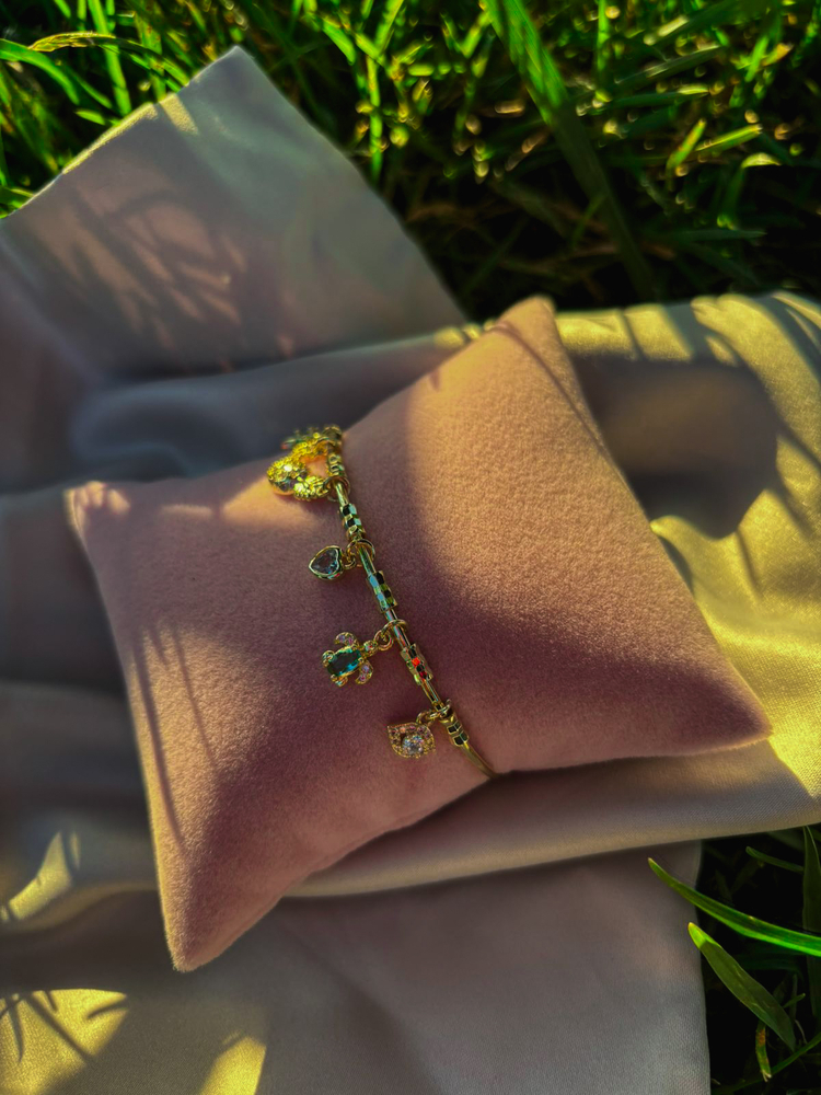 İTALYAN CHARM DETAYLI ÇELİK KELEPÇE