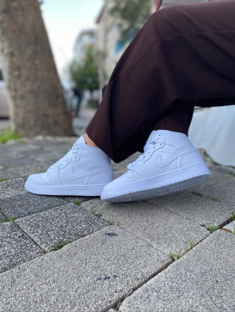 Air Jordan 1 Mid / High – Full Beyaz Sneakers