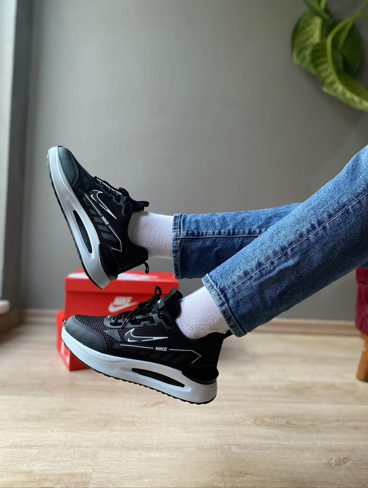 Nike Air Max 270 "Siyah / Beyaz" Sneaker