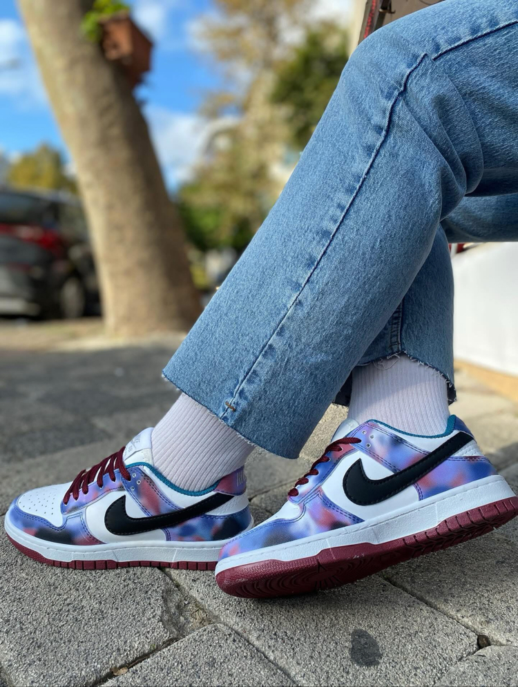 Nike SB Dunk Low "City of Love / Desenli" Sneaker