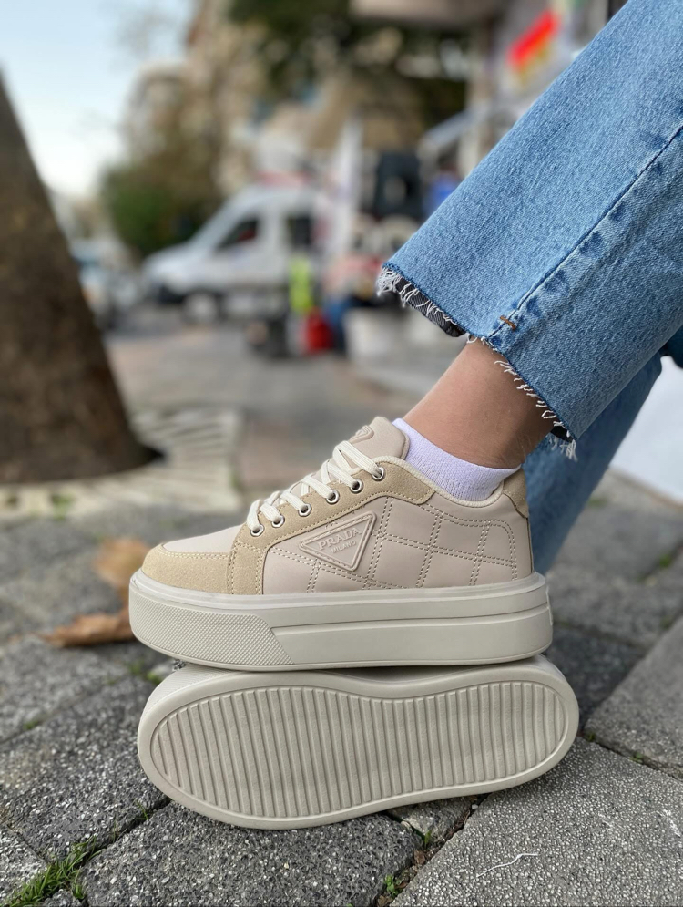 Kapitone Detaylı Bej Kadın Kalın Taban Sneakers