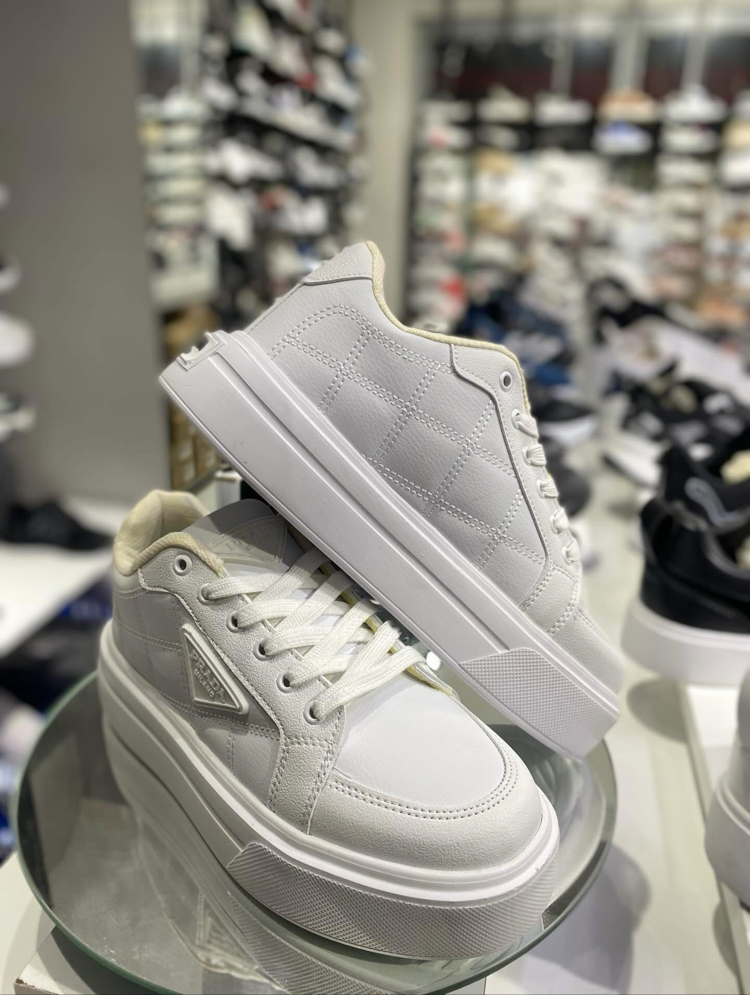Prada Downtown Kalın Tabanlı Beyaz Kadın Sneakers