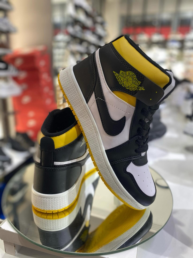 Air Jordan 1 High – Siyah / Sarı ve Beyaz (Yellow Toe) Sneakers
