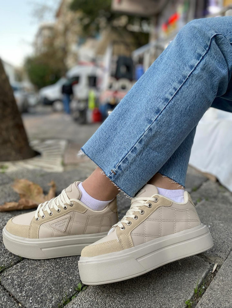 Kapitone Detaylı Bej Kadın Kalın Taban Sneakers