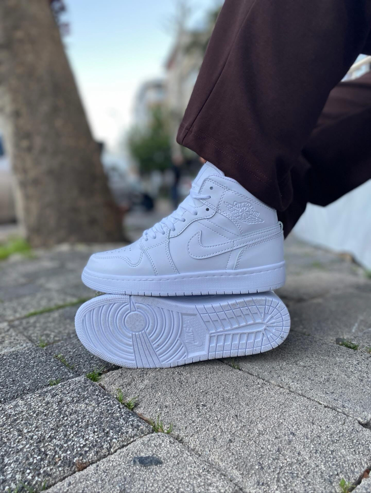 Air Jordan 1 Mid / High – Full Beyaz Sneakers