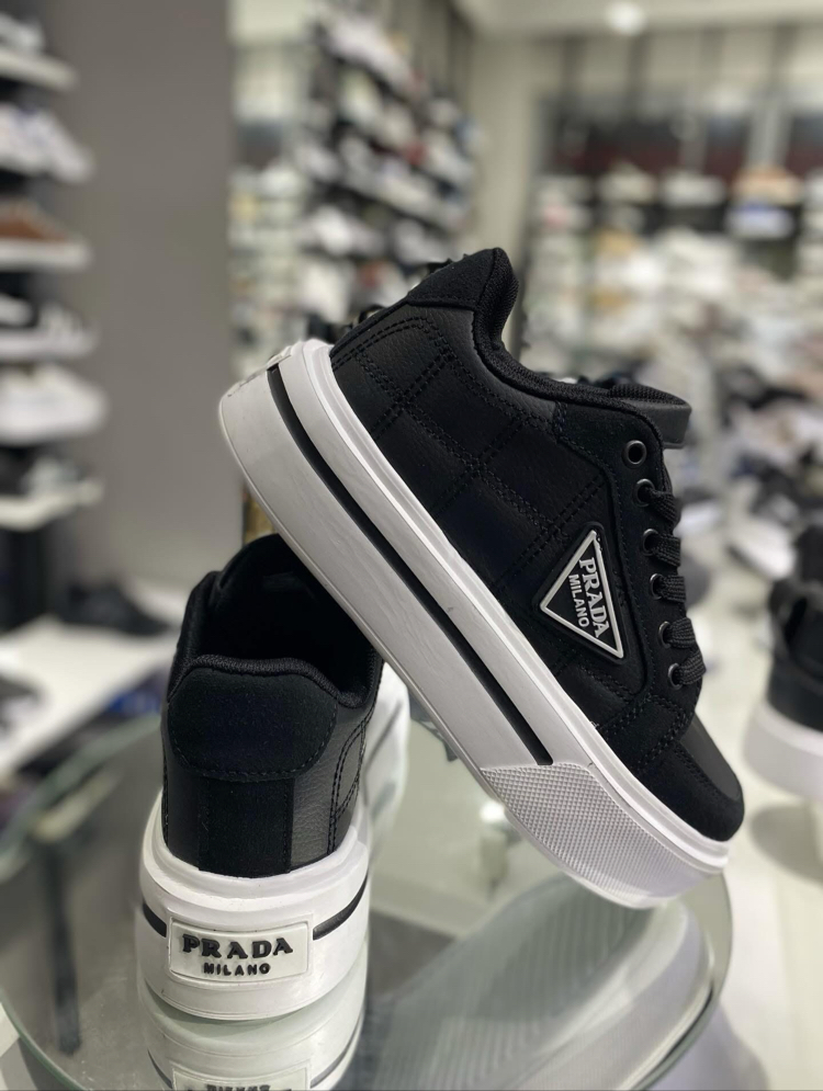 Prada Downtown Kalın Tabanlı Siyah Kadın Sneakers
