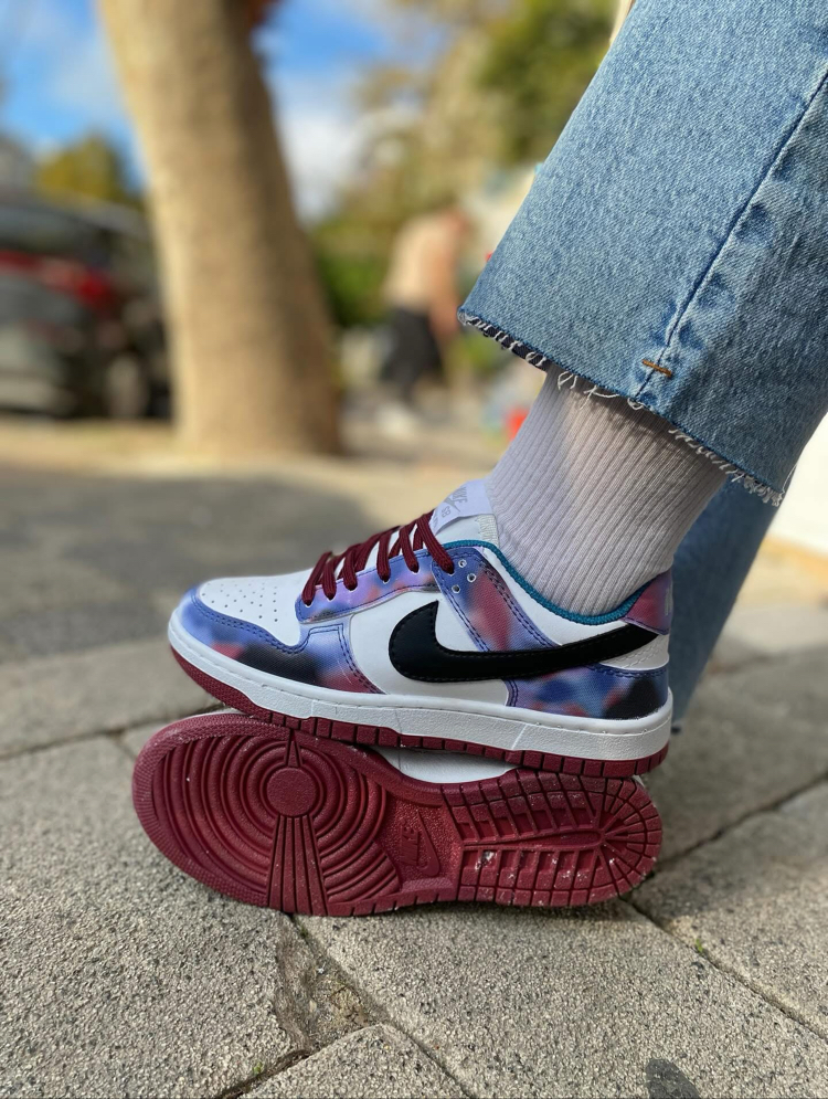 Nike SB Dunk Low "City of Love / Desenli" Sneaker