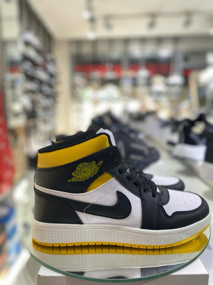 Air Jordan 1 High – Siyah / Sarı ve Beyaz (Yellow Toe) Sneakers