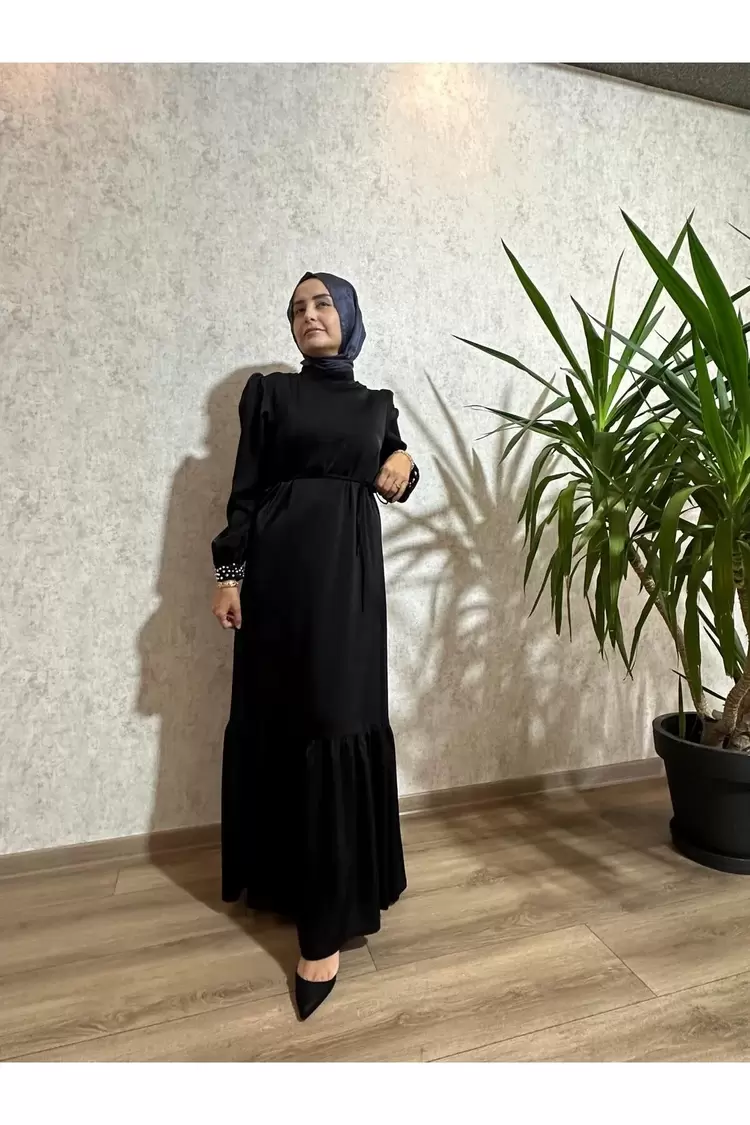 Cashmere Moda Kuşaklı Tam Boy Kolları İncili ve Taşlı Saten Elbise