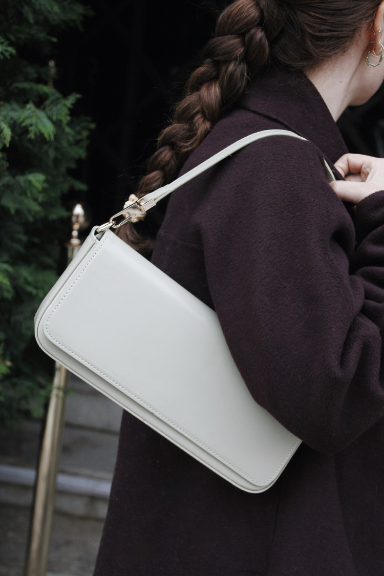 UMİ SOFT LAUNCH | EKRU Baget East-West Çanta - Bag Charm Hediyeli