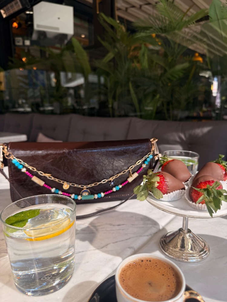 UMİ LAST CALL | KOYU KAHVE RUGAN Baget East-West Çanta - Bag Charm Hediyeli
