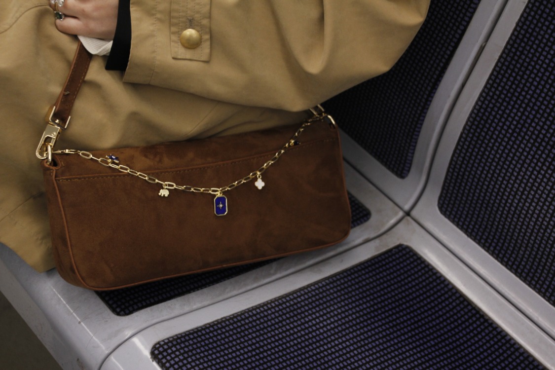 UMİ BROWN NOISE | KAHVE SÜET Baget East-West Çanta - Bag Charm Hediyeli