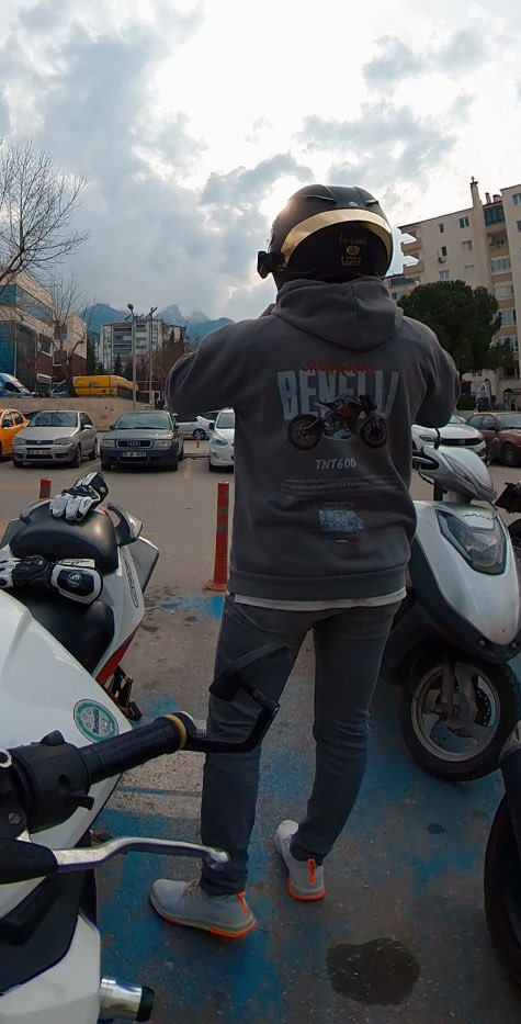 Sweatshirt-Benelli TnT600