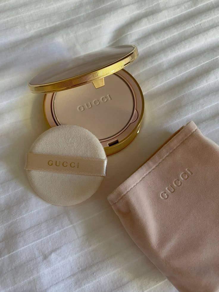 Gucci Pudra (Kılıfı ve Süngeri ile birlikte)