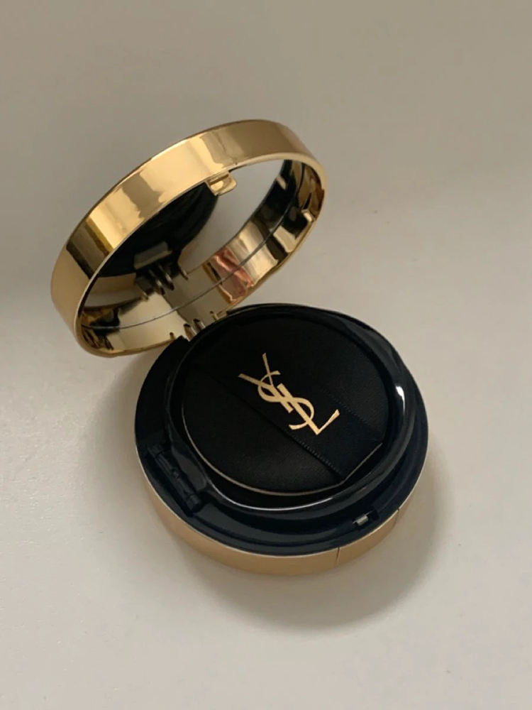 YSL Cushion Fondoten