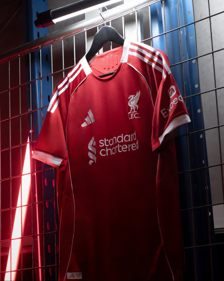 LİVERPOOL FORMA