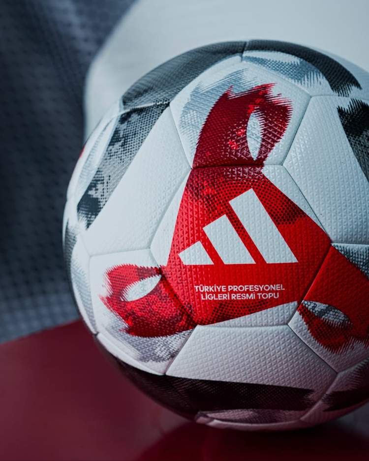 ADİDAS FUTBOL TOPU