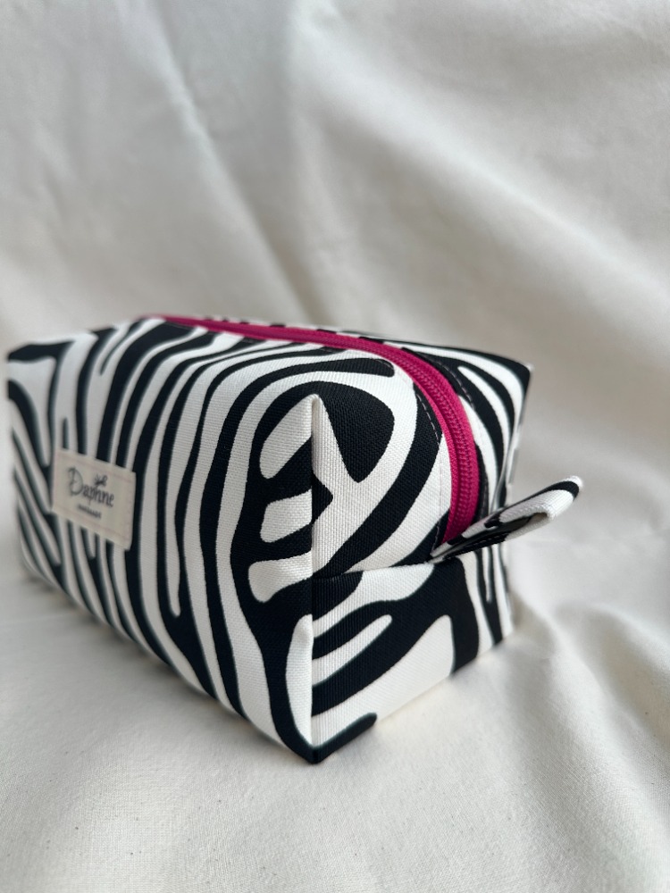 Zebra Sıvı Geçirmez Makyaj Çantası