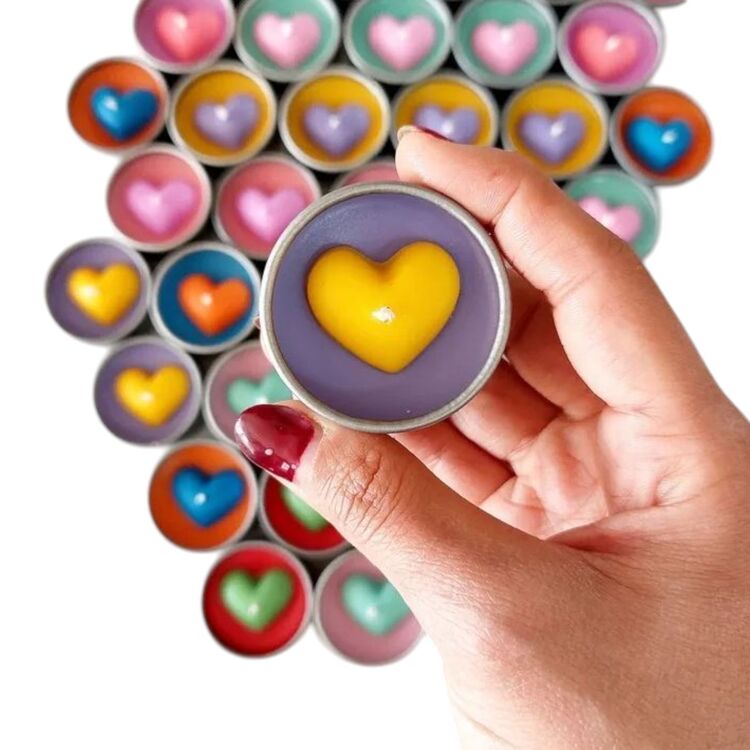 Renkli Kalp Tealight Mumlar – Sevgi ve Zarafeti Buluşturan Özel Tasarım