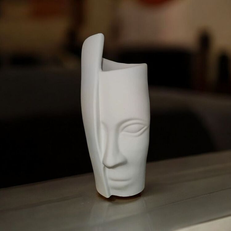 Mystic Face Dekoratif Vazo – Modern Sanat Dokunuşu ile Eşsiz Tasarım