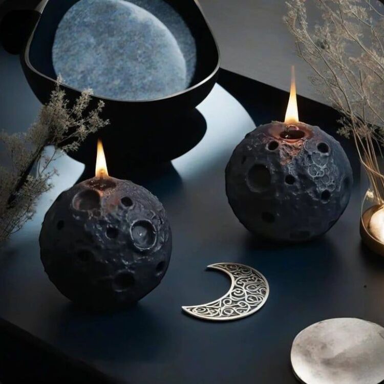 Lunar Abyss – Gizemli Ay’ın Büyüleyici Işıltısı