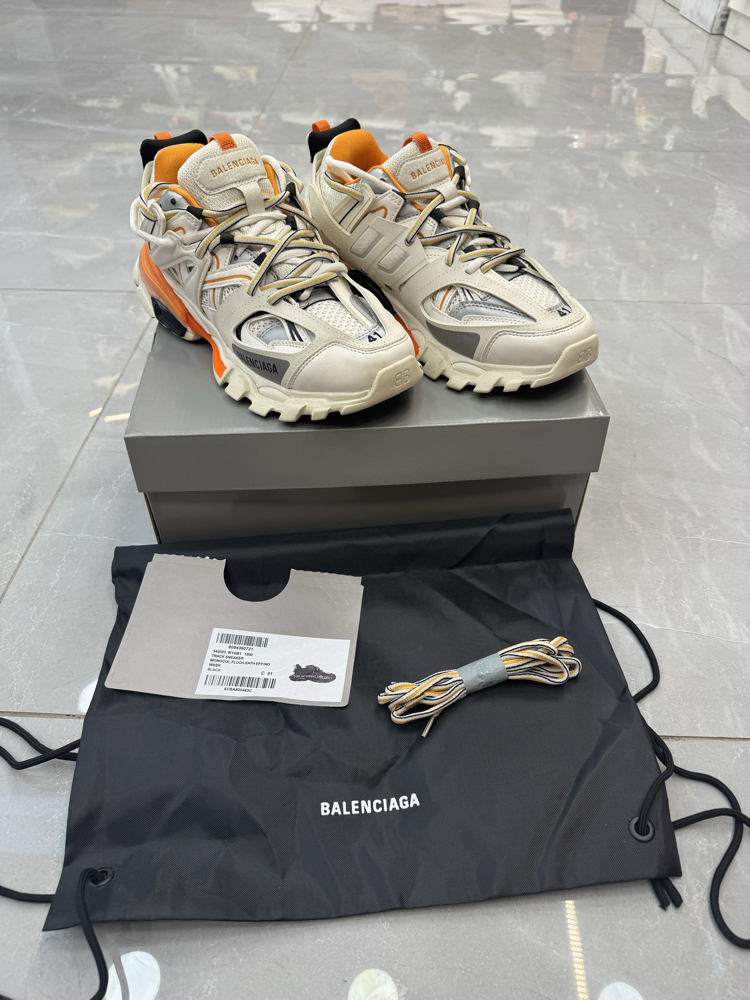 Balenciaga track beyaz orange
