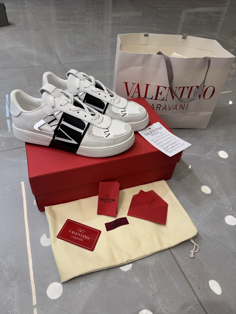 Valentino Garavani VL7N beyaz siyah sneakers
