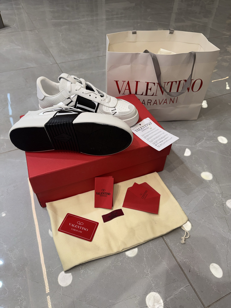 Valentino Garavani VL7N beyaz siyah sneakers
