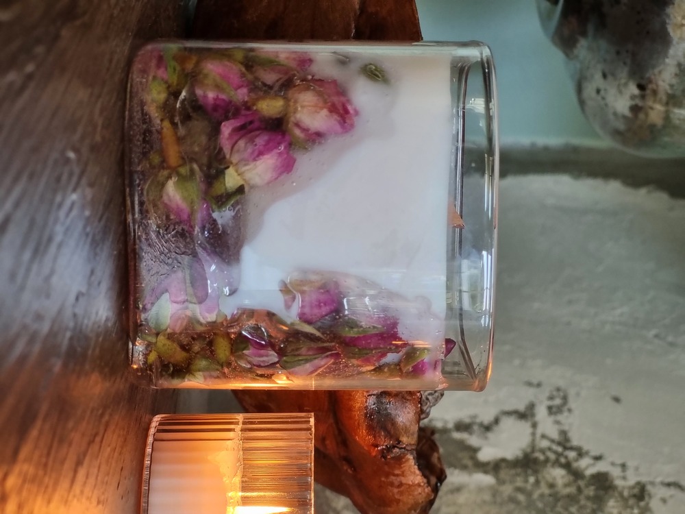 Gerçek Kurutulmuş Gül Tomurcuklu Ahşap Fitilli Soya Wax Mum,Gül Kokulu Jel Mum
