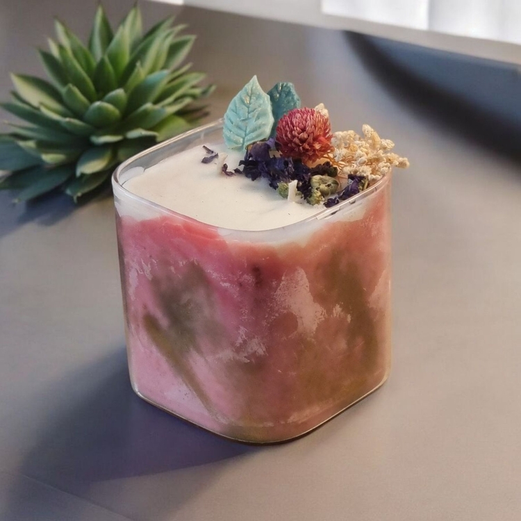 Fresh Kokulu Doğal Mum – El Yapımı Soya Wax Mum, Kuru Çiçekler ve Mum Çiçek Detaylı