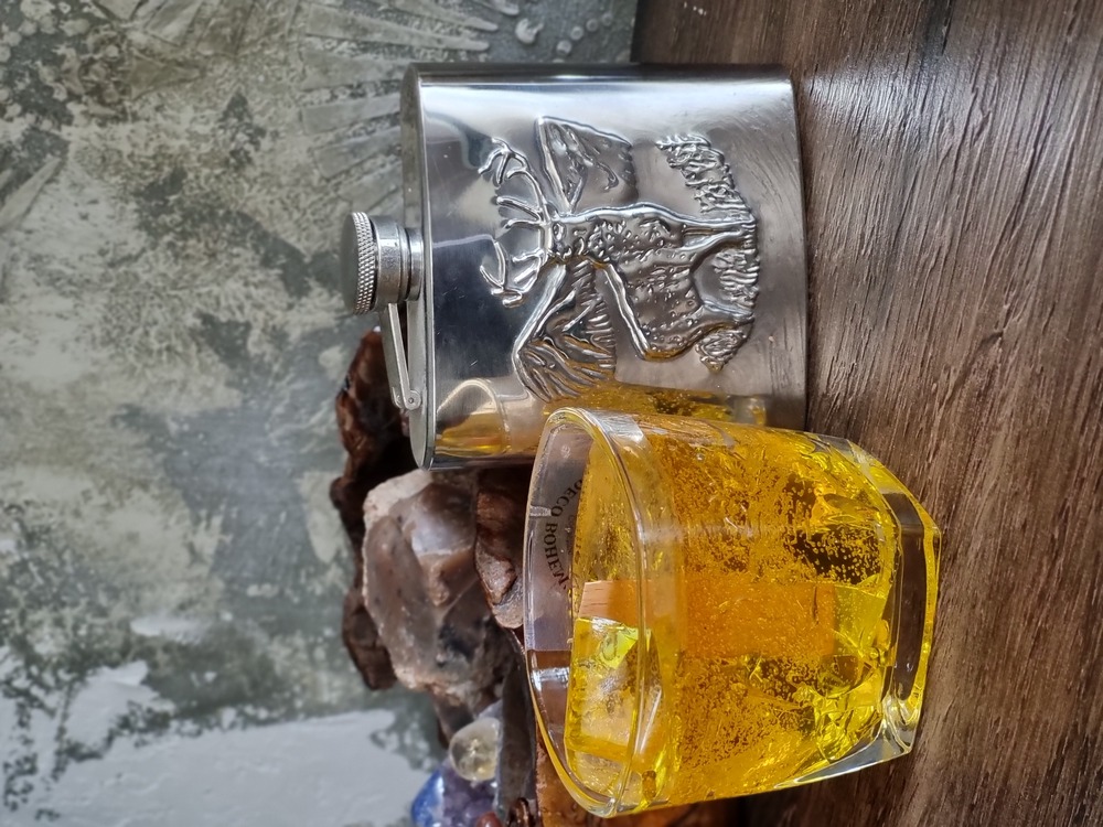 : "On The Rocks" Jel Mum Sandal Ağacı Kokulu-Viski Estetiğinde Dekoratif Mum-Lüks Hediye