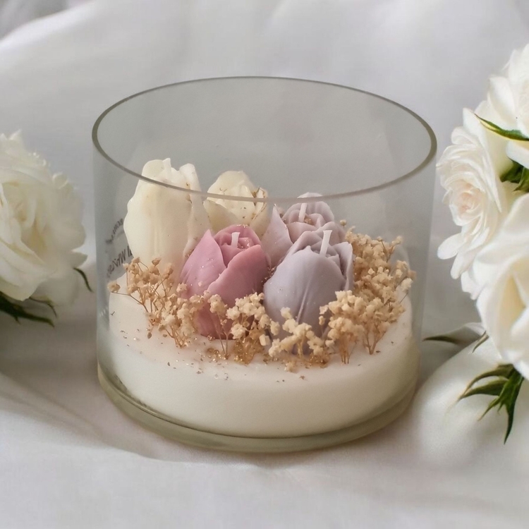 Çiçek Kokulu El Yapımı Soya Mum – 13x10 cm Cam Vazoda 400 ml, Dekoratif ve Romantik Mum