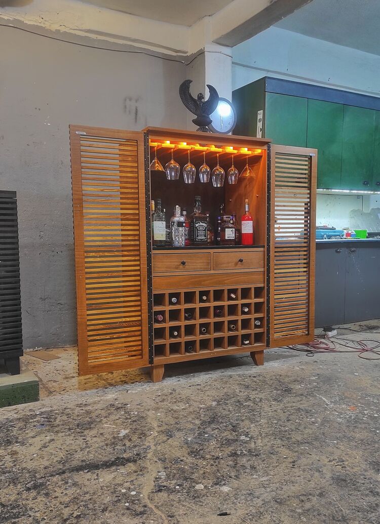 Asos Bar
