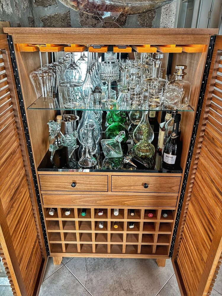 Asos Bar