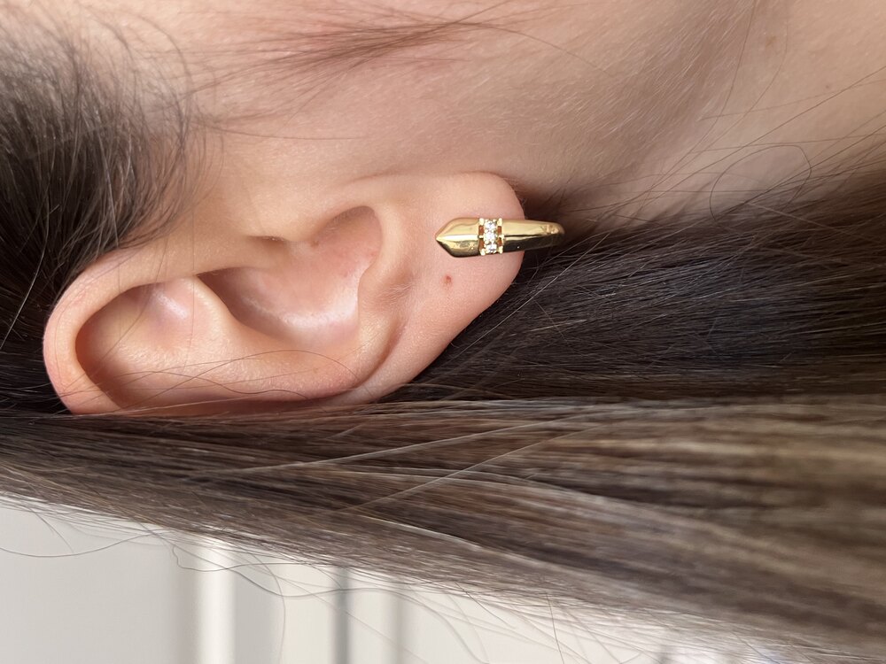 Xuping 14K Ortası Taşlı U Kesim Küpe