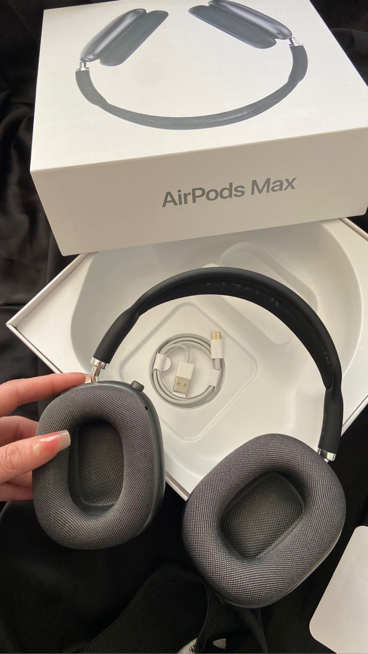 AirPods max