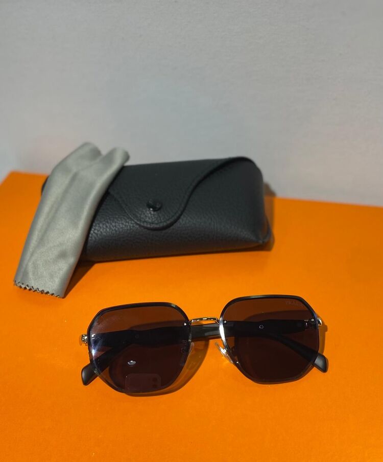 PRADA İTHAL KALİTE GÖZLÜK