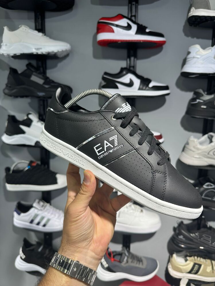 EMPORİO ARMANİ SİYAH