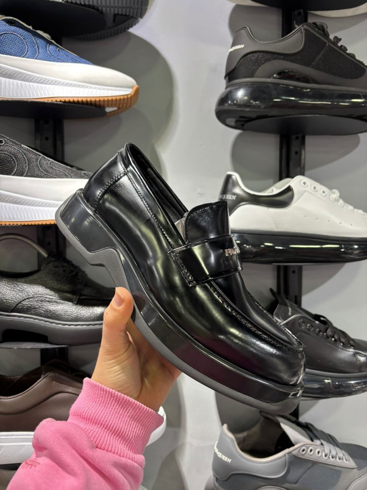 SİYAH PRADA